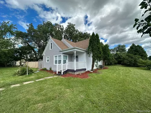 3122 W Michigan Ave, Lansing, MI 48917