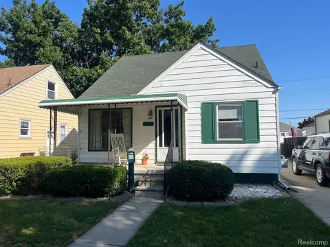 13468 Pullman St, Southgate, MI 48195