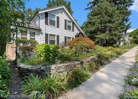 468 Willits St, Birmingham, MI 48009