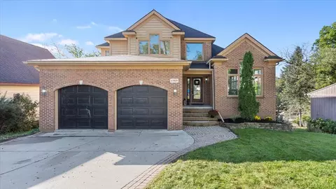 6909 Dandison Blvd, West Bloomfield, MI 48324