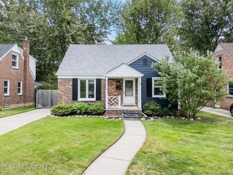 2446 N Vermont Ave, Royal Oak, MI 48073