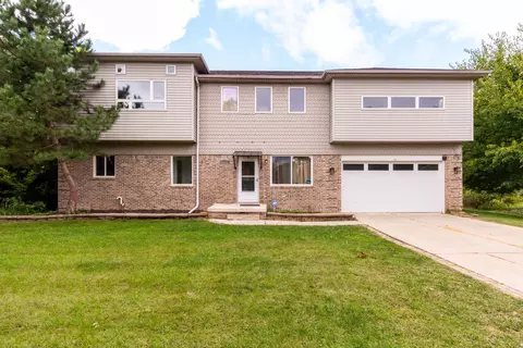 20105 Angling St, Livonia, MI 48152