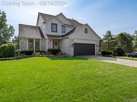 6545 Horncliffe Dr, Clarkston, MI 48346