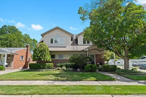 29131 Elmwood, Saint Clair Shores, MI 48081