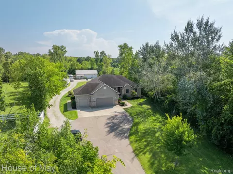 5125 W Coldwater Rd, Mount Morris, MI 48504