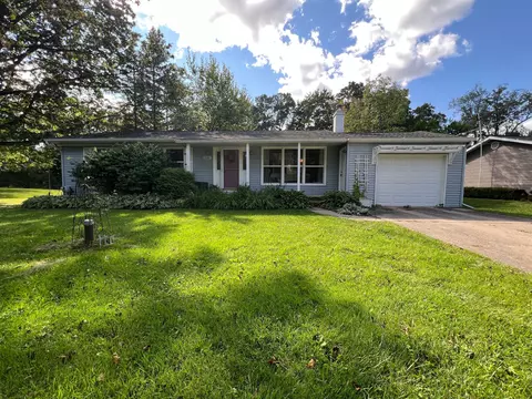 3386 Hope Lake Dr, Brighton, MI 48114