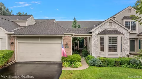 505 Newburne Pointe, Bloomfield Hills, MI 48304
