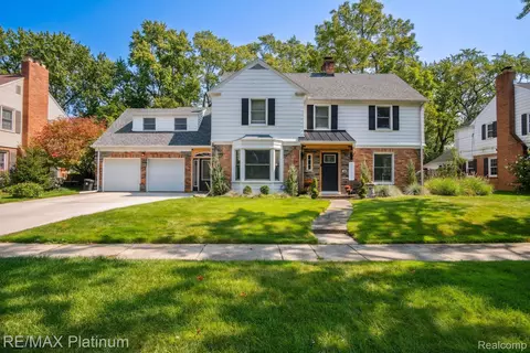 1021 Maxine St, Flint, MI 48503