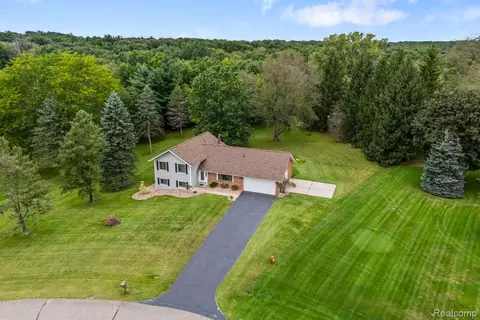 4363 Elderberry Dr, Brighton, MI 48114