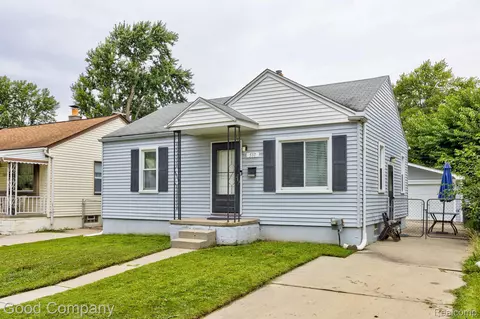537 E Mapledale Ave, Hazel Park, MI 48030