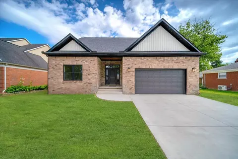 1253 6th St, Wyandotte, MI 48192