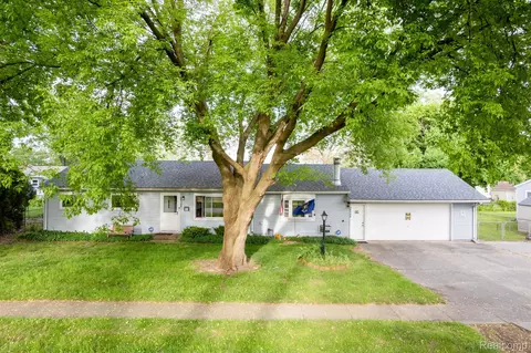 46148 Huling St, Shelby Township, MI 48317