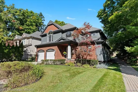 595 E Commerce St, Milford, MI 48381
