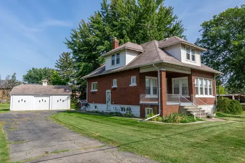 30504 Utica Rd, Roseville, MI 48066