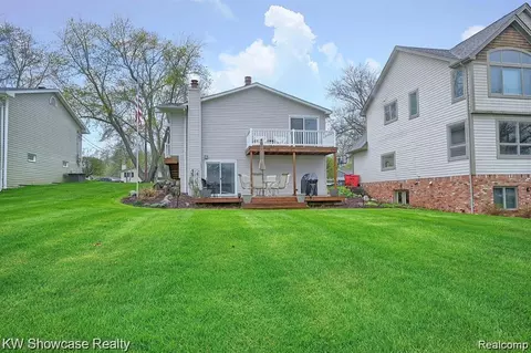 3470 E Clarice Ave, Highland, MI 48356