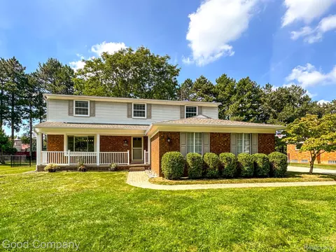 5407 Berwyck Dr, Troy, MI 48085