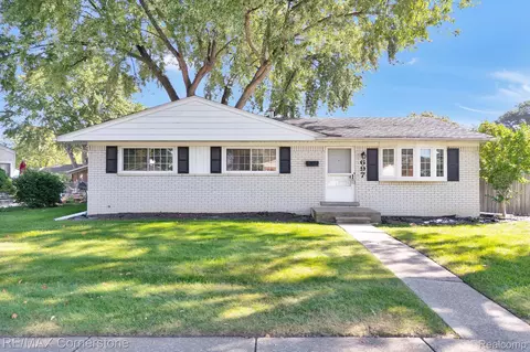 697 Worchester St, Westland, MI 48186