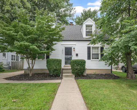 1862 Princeton Rd, Berkley, MI 48072