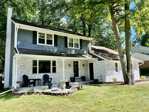 3692 W Surrey Ln, Fort Gratiot, MI 48059