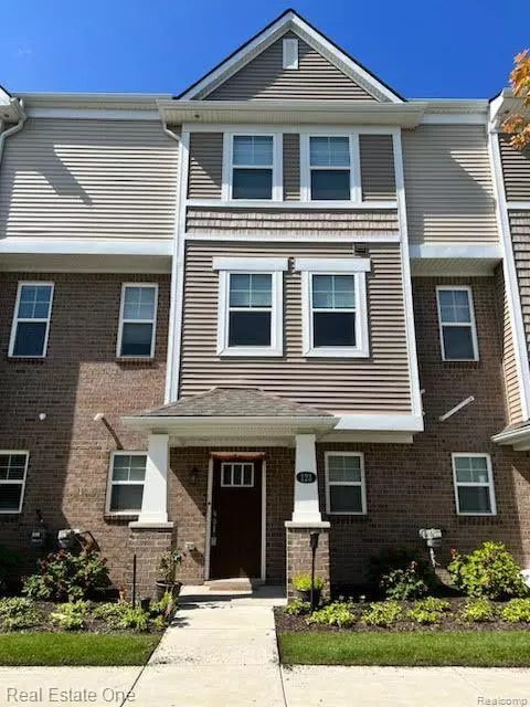123 Monument Ln, Wixom, MI 48393