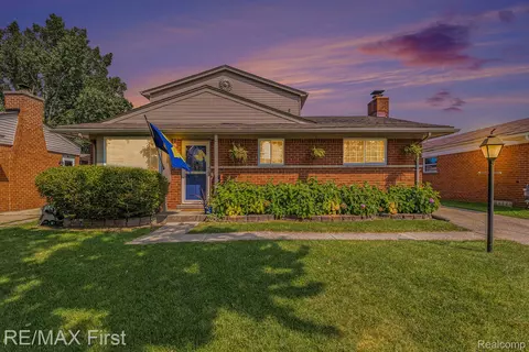 1046 Kenilworth, Clawson, MI 48017