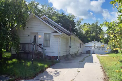 2510 Brunswick Ave, Flint, MI 48507