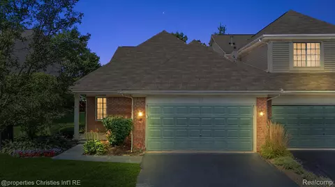 301 James Cir, Royal Oak, MI 48067
