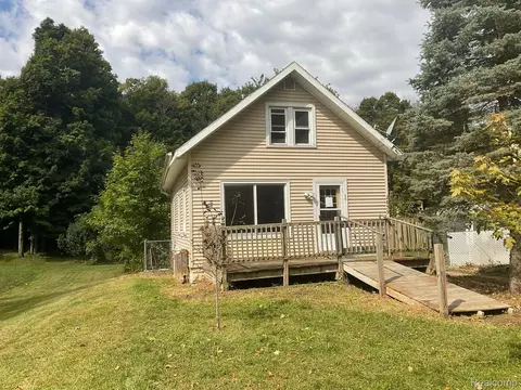 2659 Pine Tree Rd, Delhi, MI 48842