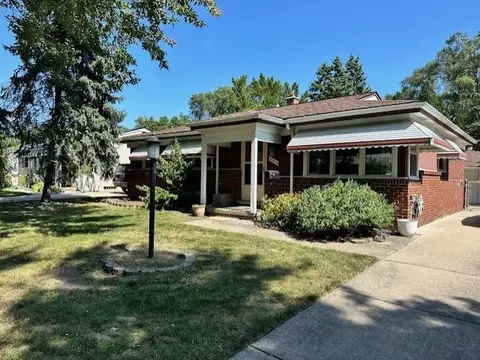 47410 Roland St, Shelby Township, MI 48317