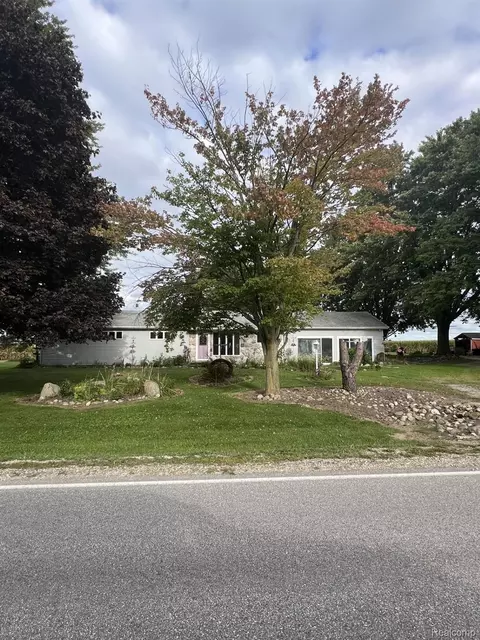 2707 S Decker Rd, Marlette, MI 48453