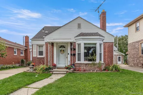 947 Winchester Ave, Lincoln Park, MI 48146