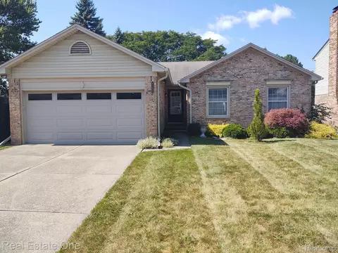 47023 Blossom Ln, Macomb, MI 48044