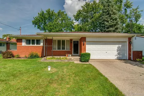 1092 Trotwood Ln, Flint, MI 48507
