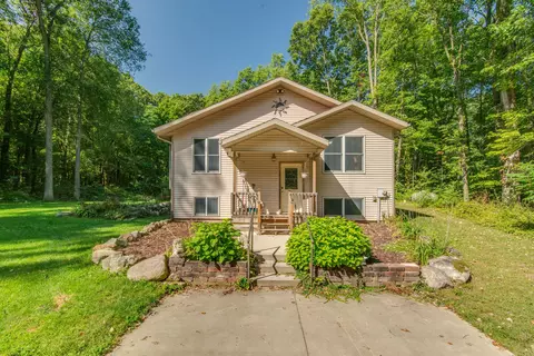 11375 Clinton Rd, Tompkins, MI 49277