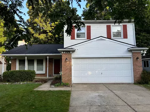 7989 Lake Crest Dr, Ypsilanti, MI 48197