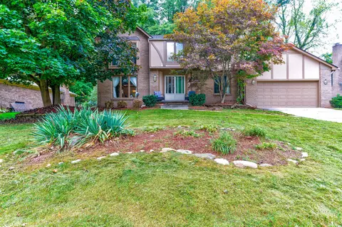 29215 Shenandoah Dr, Farmington Hills, MI 48331