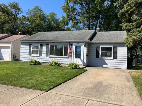 26597 Kathy St, Roseville, MI 48066