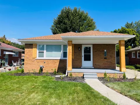 17031 Wilson Ave, Eastpointe, MI 48021