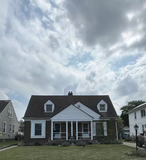 263 Helen St, Trenton, MI 48183