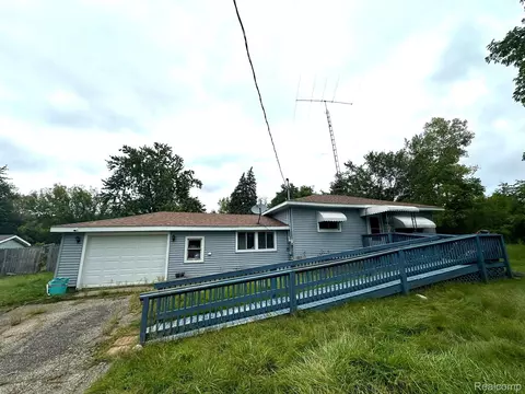 3453 E Baldwin Rd, Grand Blanc, MI 48439