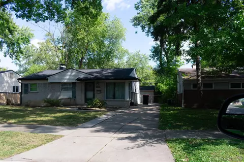 28158 Fairfax St, Southfield, MI 48076