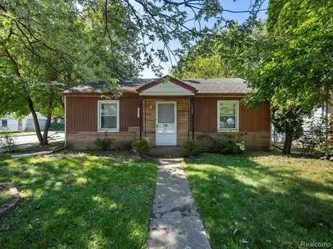 24807 Bolam Ave, Warren, MI 48089