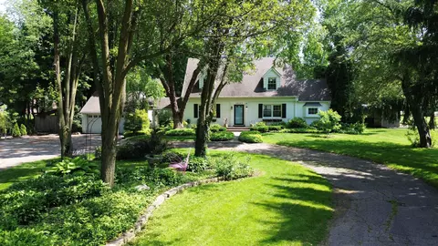 38283 Applewood St, Clinton Township, MI 48036