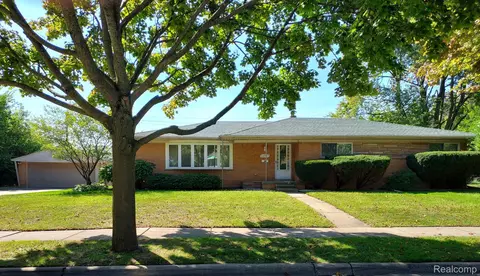 30595 Beechwood St, Garden City, MI 48135