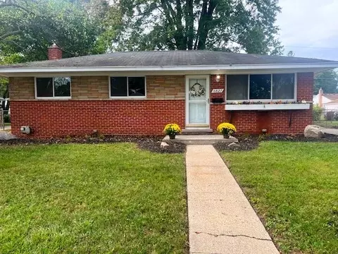 6827 S Bison St, Westland, MI 48185