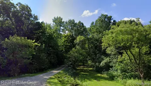 12408 Jacoby, Brighton, MI 48380