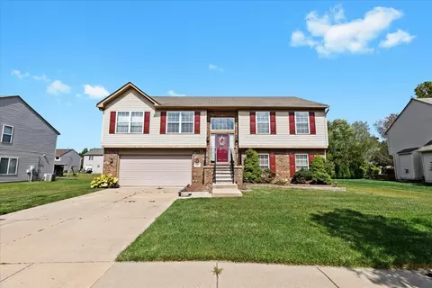 38994 Nottingham Dr, Romulus, MI 48174