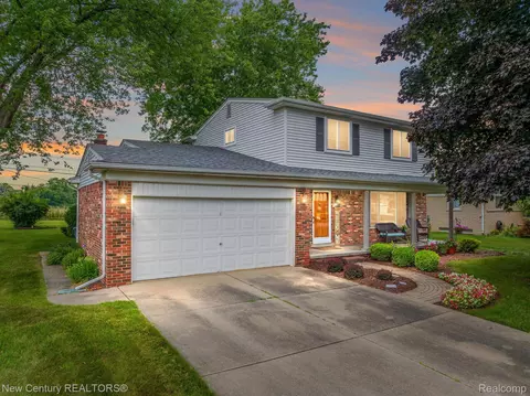 1209 Ashley Dr, Troy, MI 48085