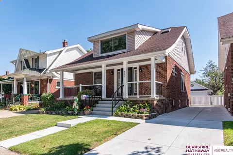 6803 Buckingham Ave, Allen Park, MI 48101