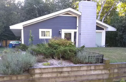 48 Linden Rd, Crystal Lake, MI 49635